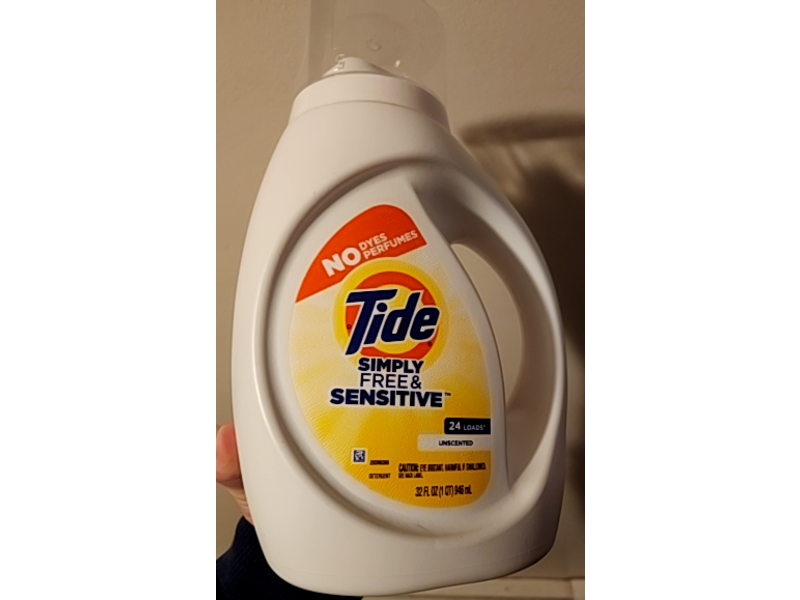 Tide Simply Free & Sensitive Laundry Detergent, Unscented, 24 Loads, 32 fl oz/946 mL