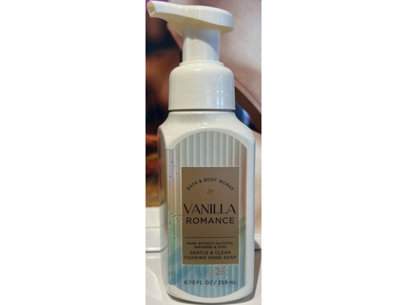 Bath & Body Works Gentle & Clean Foaming Hand Soap, Vanilla Romance, 8.75 fl oz/259 mL, Pack Of 2