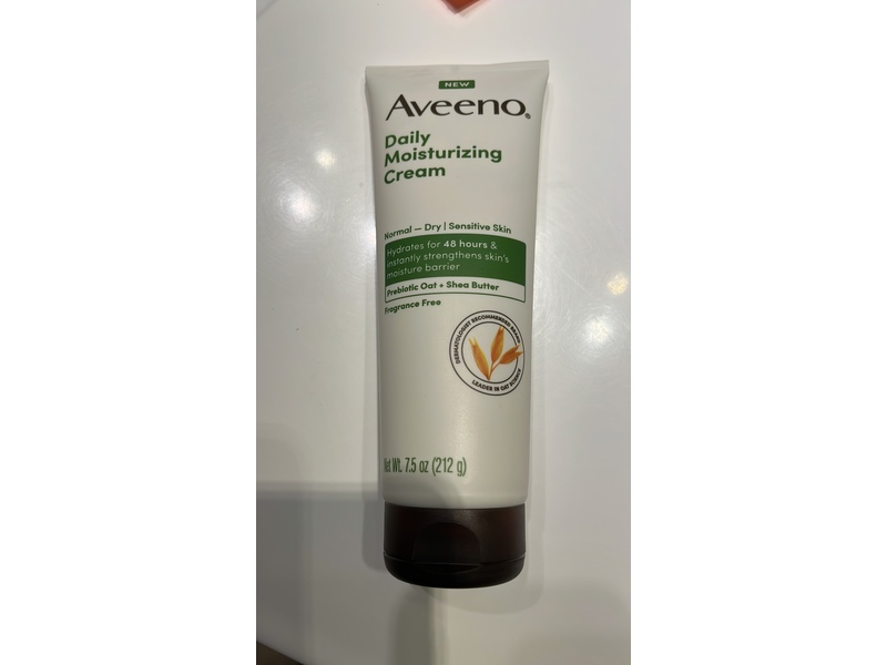 Aveeno Calm + Restore Foaming Cleanser, 7.8 fl oz/232 mL