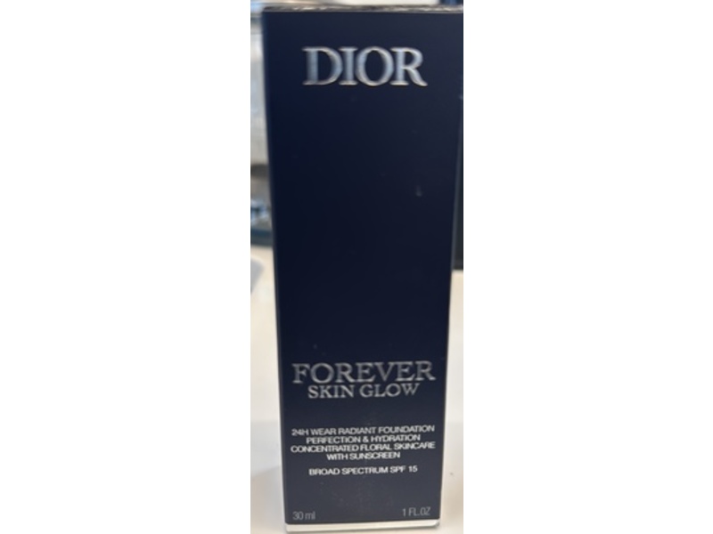 Dior Forever Skin Glow Radiant Sunscreen Foundation, 4W Warm Glow, SPF 15, 1 fl oz/30 mL