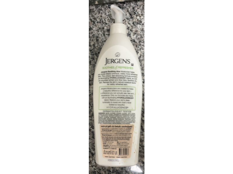 Jergens Soothing Aloe Refreshing Moisturizer with Cucumber Extract & Aloe Vera, 21 fl oz/621 mL