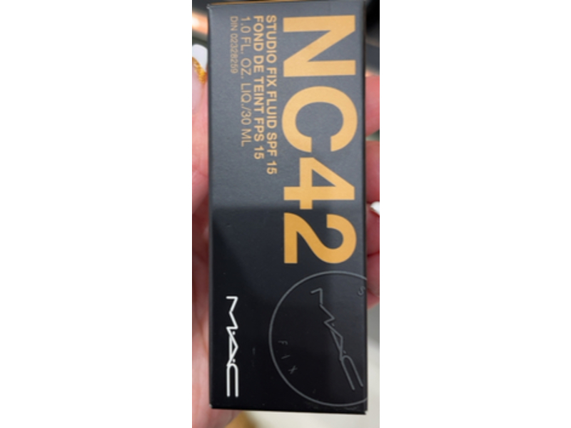 M.A.C Studio Fix Fluid, SPF 15, NC42, 1 fl oz/30 mL