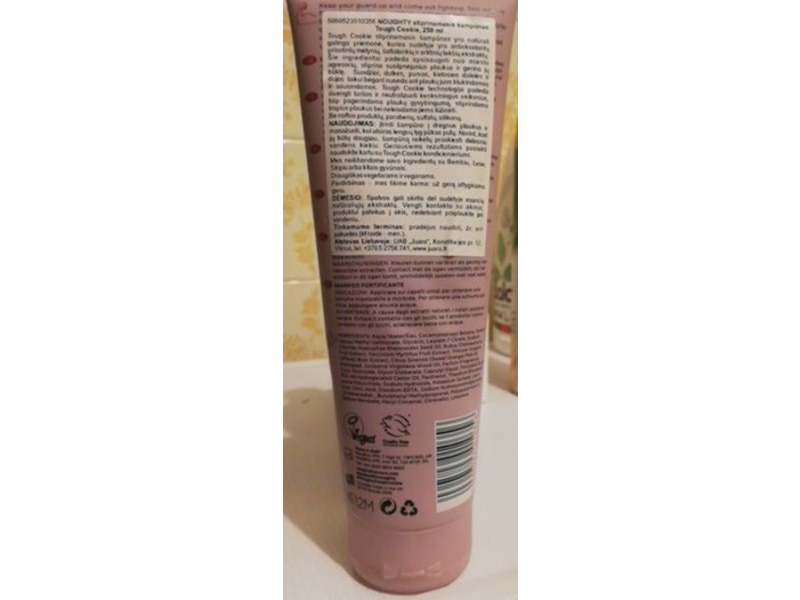 Noughty Tough Cookie Strengthening Shampoo, Bilberry & Sea Buckthorn, 8.4 fl oz/250 mL