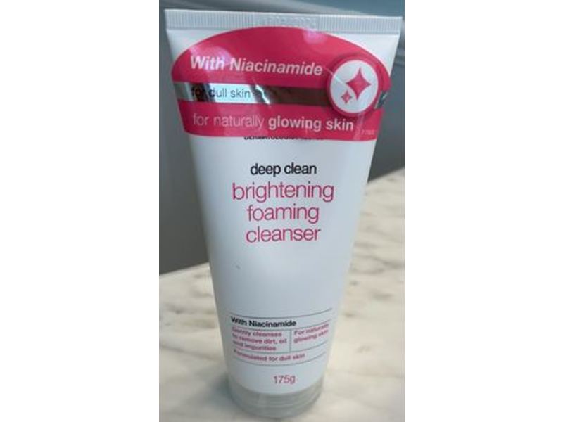 Neutrogena Deep Clean Brightening Foaming Cleanser, 175 g
