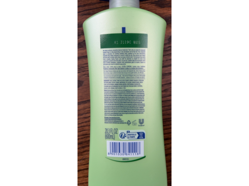 Vaseline Intensive Care Soothing Hydration Body Lotion, Glycerin + Aloevera & Vaseline Jelly Complex, 20.3 fl oz/600 mL