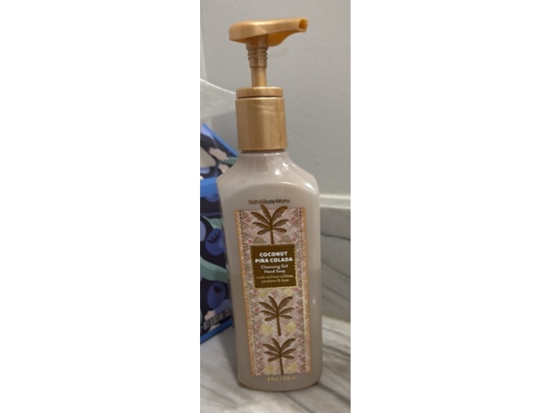 Bath & Body Works Cleansing Gel Hand Soap, Coconut Pina Colada, 8 fl oz/236 mL