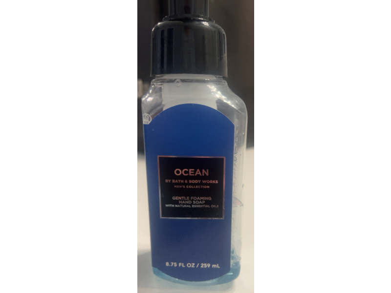 Bath & Body Works Ocean Foaming Hand Soap, Essential oils, 8.75 fl oz/ 259 mL