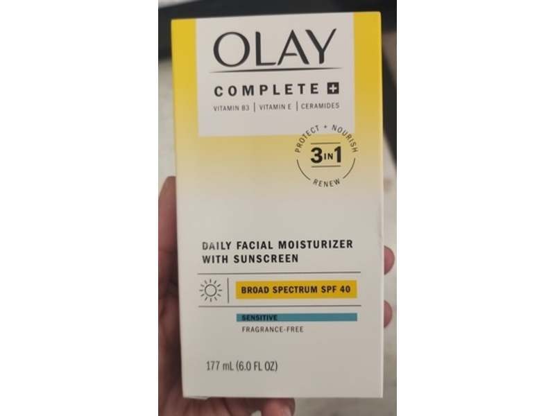 Olay Complete+ Daily Facial Moisturizer + Sunscreen, SPF 40, 6.0 oz/177 mL