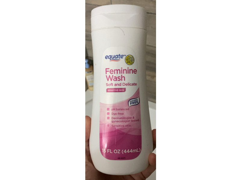 Equate Feminine Wash, Sensitive Skin, 15 fl oz/444 mL