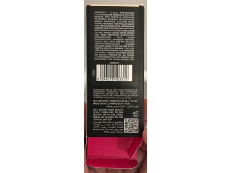 Huda Beauty Easy Blur Natural Airbrush Foundation, 100B Milkshake 1 fl oz/30 mL