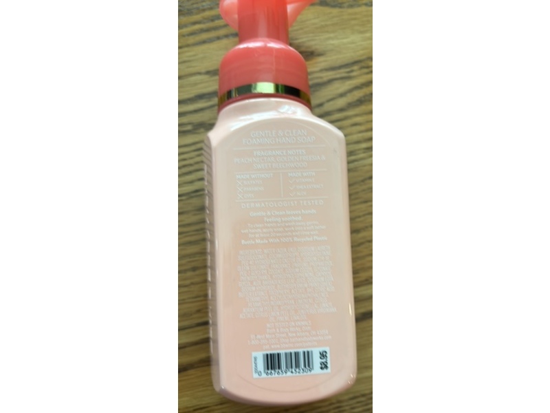 Bath & Body Works x Vera Bradley Gentle & Clean Foaming Hand Soap, Peach Blossom & Nectar, 8.75 fl oz/259 mL