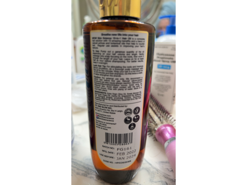 Wow Skin Science 10 in 1 Hair Oil, Non Greasy Nourishing Hair oil, 6.76 fl oz/200 mL