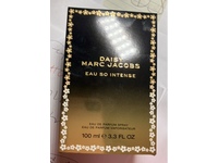 Marc Jacobs Daisy Eau De Parfum Spray, 3.3 fl oz/100 mL - thumbnail 2
