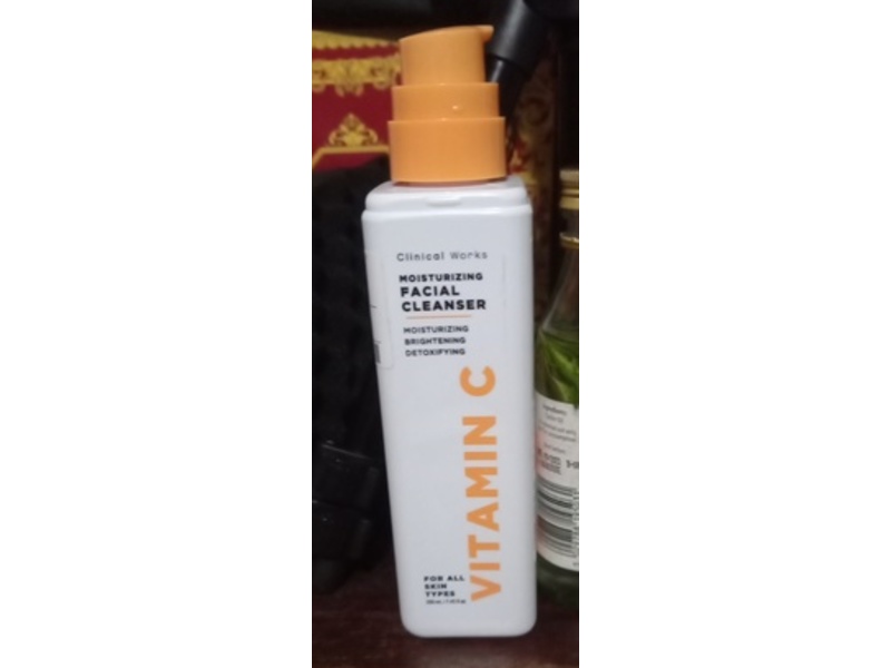 Clinical Works Moisturising Facial Cleanser, Vitamin C, 1.43 fl oz/200 mL