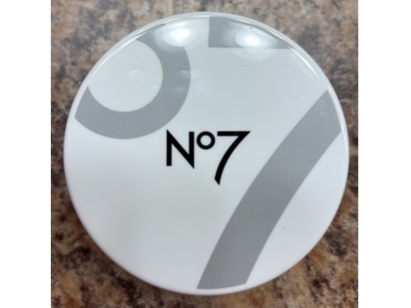 No7 Flawless Finishing Loose Powder, 3 Medium, 0.70 fl oz/20 g