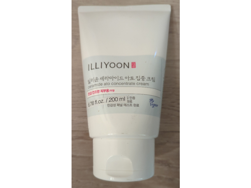Illiyoon Ceramide Ato Concentrate Cream, 6.67 fl oz/200 mL
