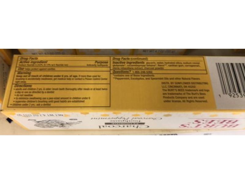 Burt's Bees Fluoride Toothpaste, Charcoal Peppermint, 4.7 oz/133 g