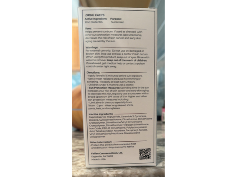 Tizo Moisturizing Mineral Sunscreen, SPF 40, Lightly Tinted, 1.75 oz/50 g