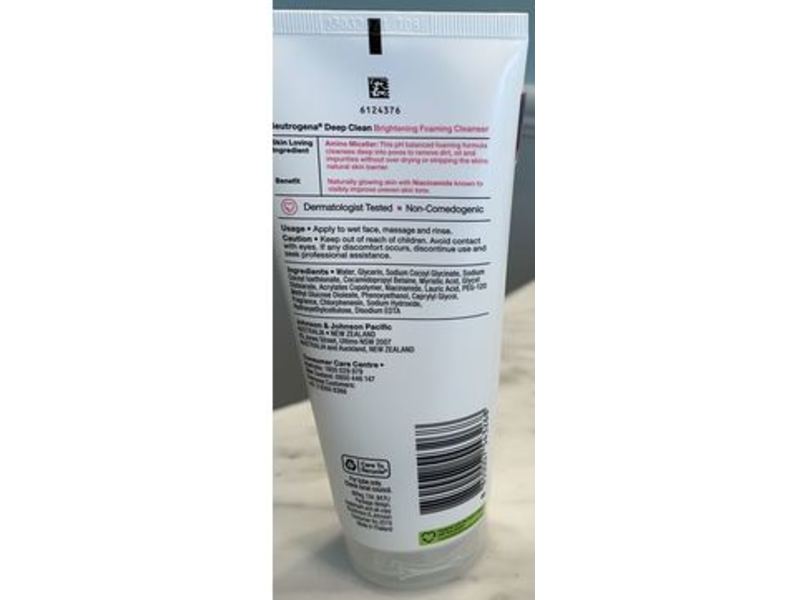 Neutrogena Deep Clean Brightening Foaming Cleanser, 175 g