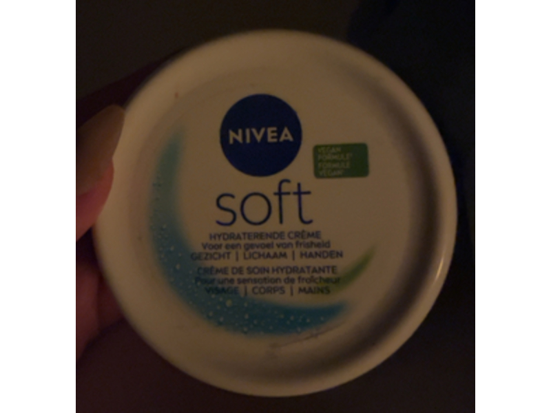 Nivea Soft Moisturizing Body Cream, 200 mL