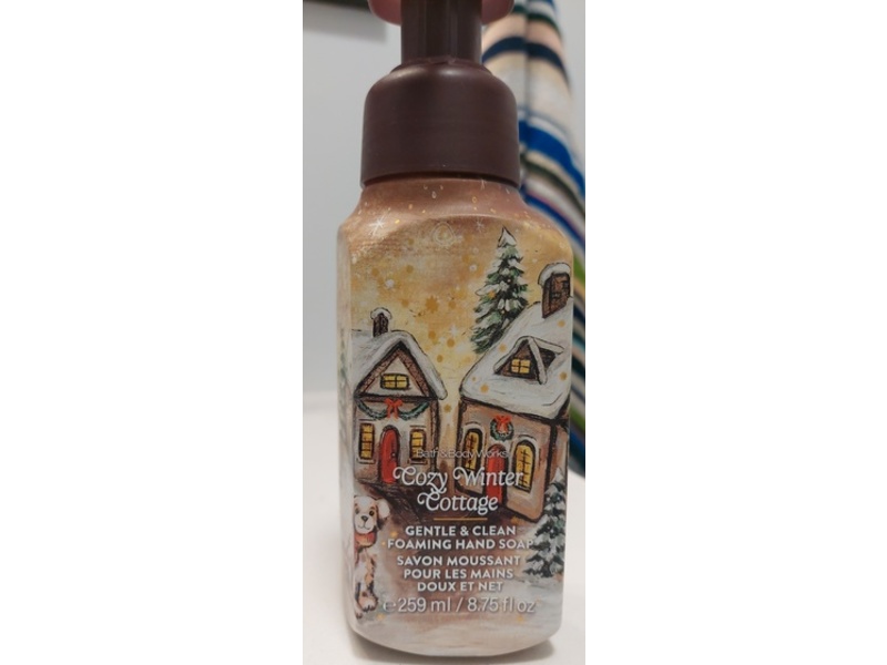 Bath & Body Works Gentle Foaming Hand Soap, Cozy Winter Cottage, 8.75 fl oz/259 mL