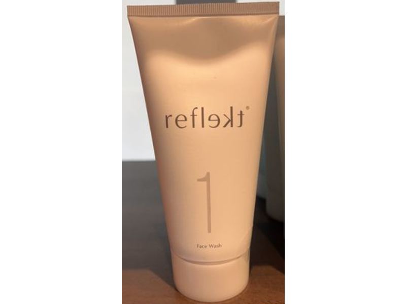 Reflekt Daily Exfoliating Face Wash, 5.07 oz/50 mL