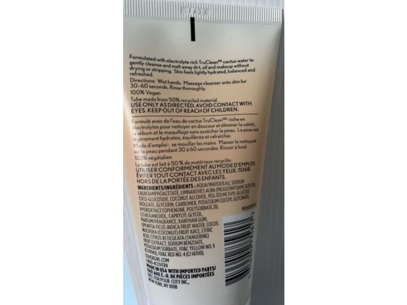 COVERGIRL Clean Fresh Skincare Hydrating Cream Cleanser, 5 fl oz/150 mL