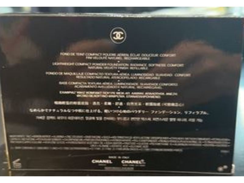 Chanel Lightweight Compact, SPF 10, 10 Beige, 0.45 oz/13 g