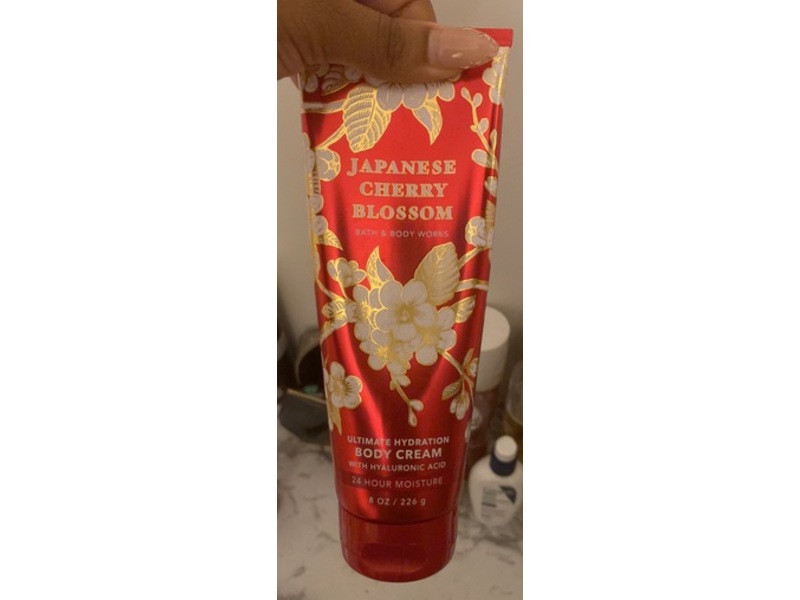 Bath & Body Works Hydrating Body Cream, Japanese Cheery Blossom, 8 oz/226 g