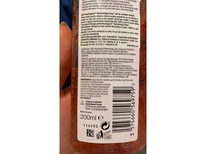 Neutrogena Refreshingly Clear Facial Wash, 200 mL