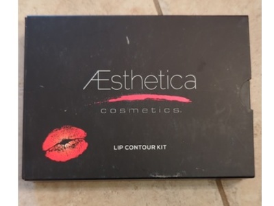 Aesthetica Cosmetics Lip Contour Kit