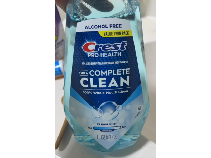 Crest Pro-Health Complete Clean Antiplaque Mouthwash, Clean Mint, 33.8 fl oz/1 L