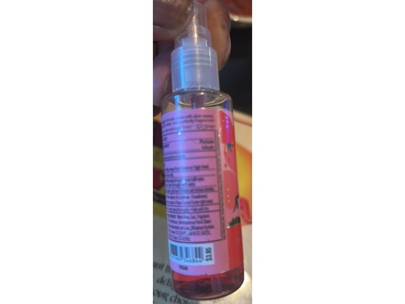 Bath & Body Works Anti-Bacterial Hand Spray, Strawberry Pound Cake, 1 fl oz/29 mL