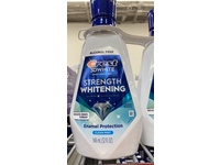 Crest 3D Strength Whitening Anticavity Fluoride Mouthwash, Clean Mint, 32 fl oz/946 mL - thumbnail 2
