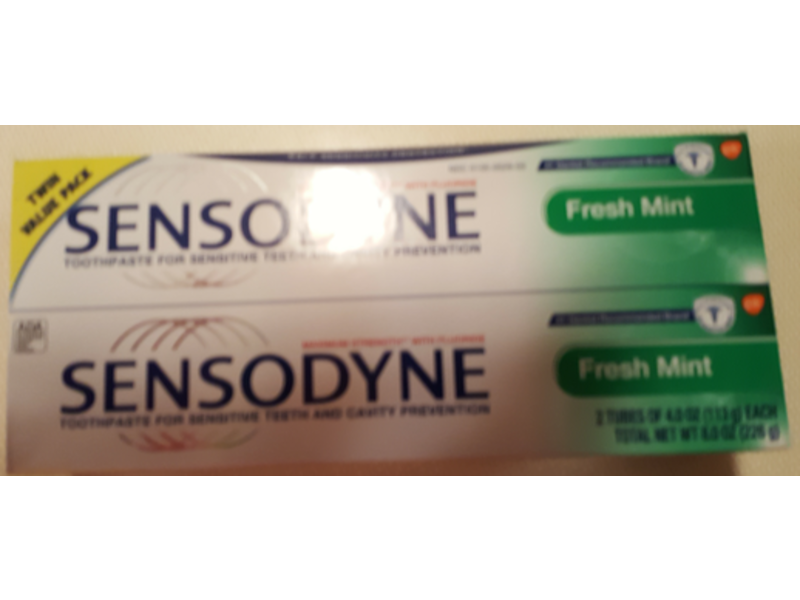 Sensodyne Maximum Strength Toothpaste, Sensitive Teeth, Fresh Mint, 8 oz/226 g, Twin Value Pack
