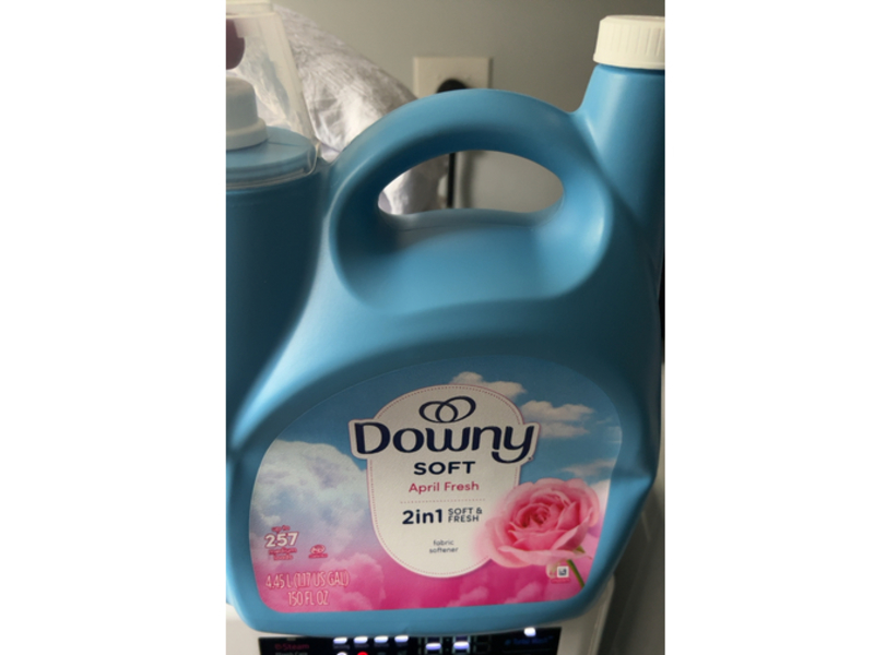 Downy 2 In 1 Soft & Fresh Liquid Fabric Softener, April Fresh, 257 Loads, 150 fl oz/4.45 L