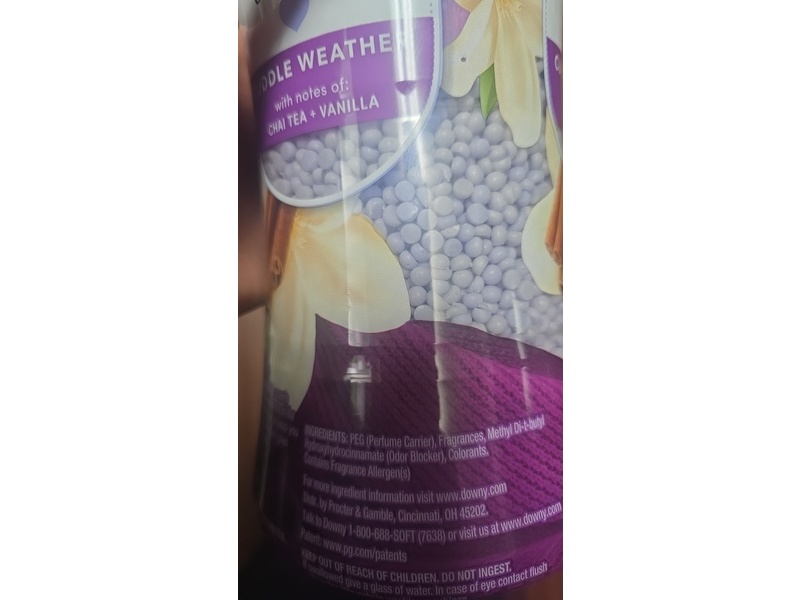 Downy Cozy Collection Laundry Scent Booster, Cuddle Weather, 28.3 oz/802 g