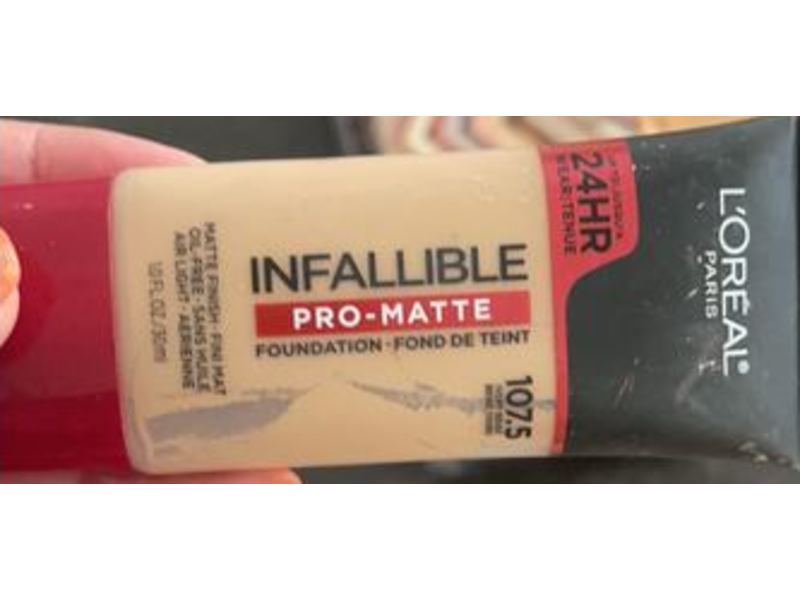 L'Oreal Paris Infallible Pro-Matte Liquid Foundation, Ivory Beige 107.5, 1 fl oz/ 30 mL