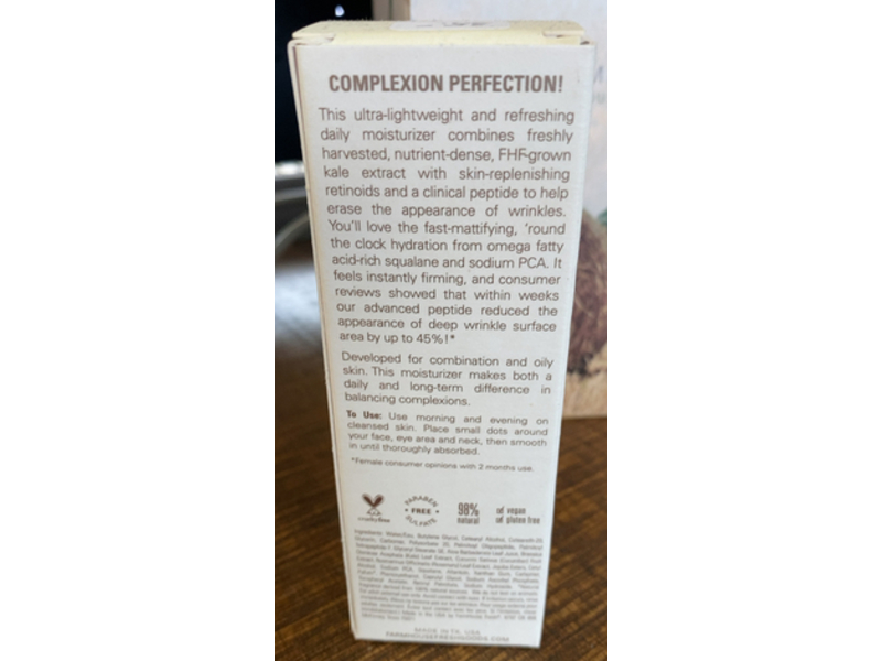 Farm House Fresh Kale Water Weightless Moisturizer, Firming Peptides, 2.5 fl oz/73.9 mL