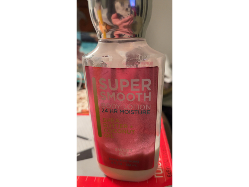 Bath and Body Works Super Smooth Body Lotion, Sweet Pea, 8 fl oz/236 mL