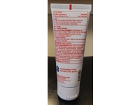 First Aid Beauty Skin Protectant Ultra Repair Cream, Colloidal Oatmeal, 2 oz/56.7 g - thumbnail 3