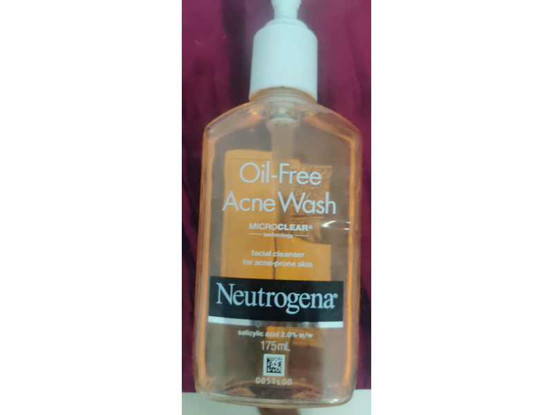 Neutrogena Acne Wash Facial Cleanser, Oil Free, 175 mL