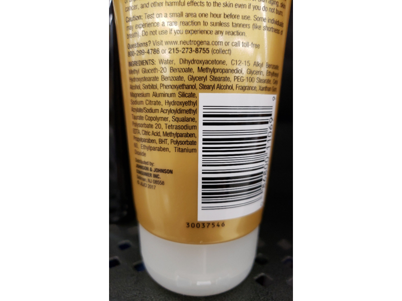 Neutrogena Build A Tan Gradual Sunless Tan, Light Fresh Scent, 6.7 fl oz/198 mL, Pack Of 3