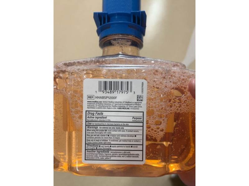 Medline Spectrum Anti Bacterial Foaming Hand Soap, 40.6 fl oz/1200 mL