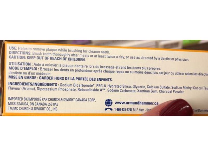 Arm & Hammer Essentials Toothpaste, Whiten + Charcoal, Blanchir + Charbon, Clean Mint, 90 mL