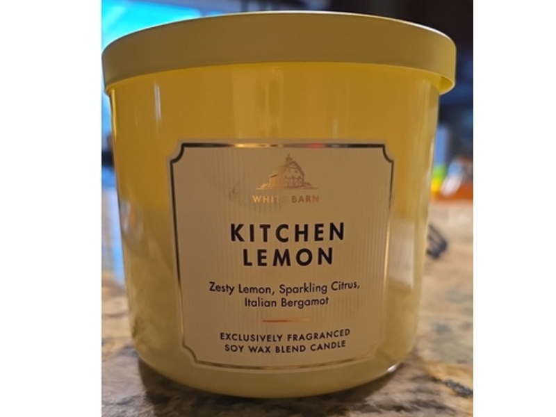 White Barn Scented Candle, Kitchen Lemon, 14.5 oz/411 g