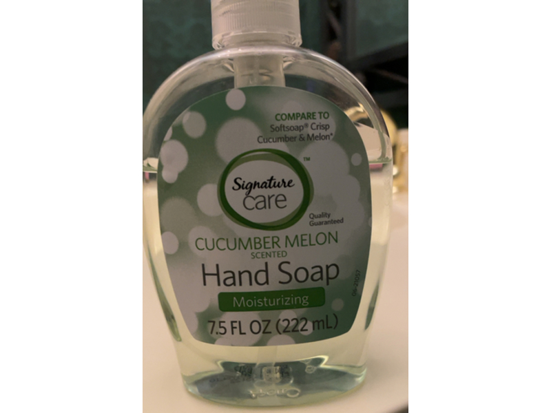 Signature Care Moisturizing Hand Soap, Cucumber Melon Scented, 7.5 fl oz/222 mL