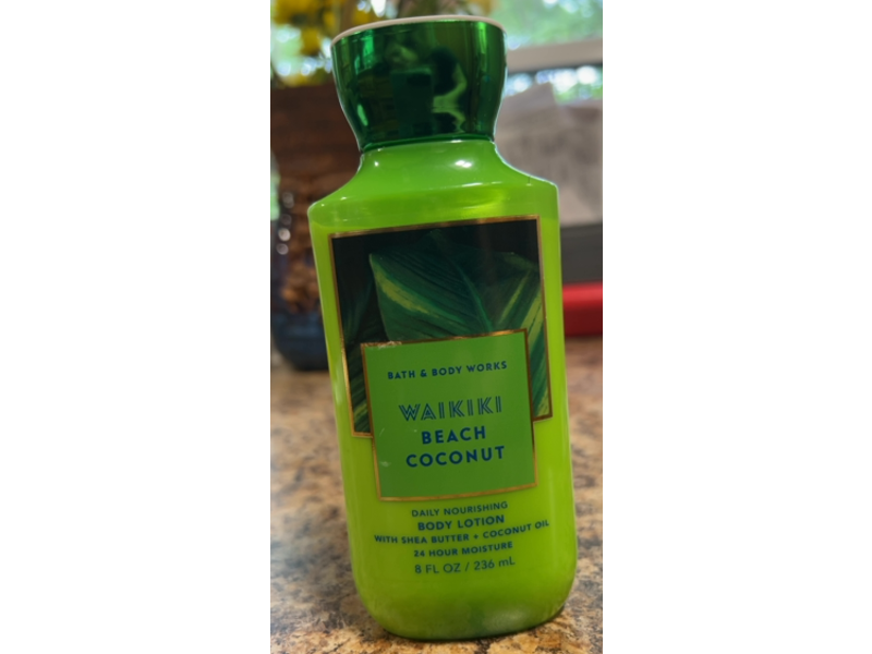 Bath & Body Works Daily Nourishing Body Lotion, Waikiki Beach Coconut, 8 fl oz/236 mL, Pack Of 2