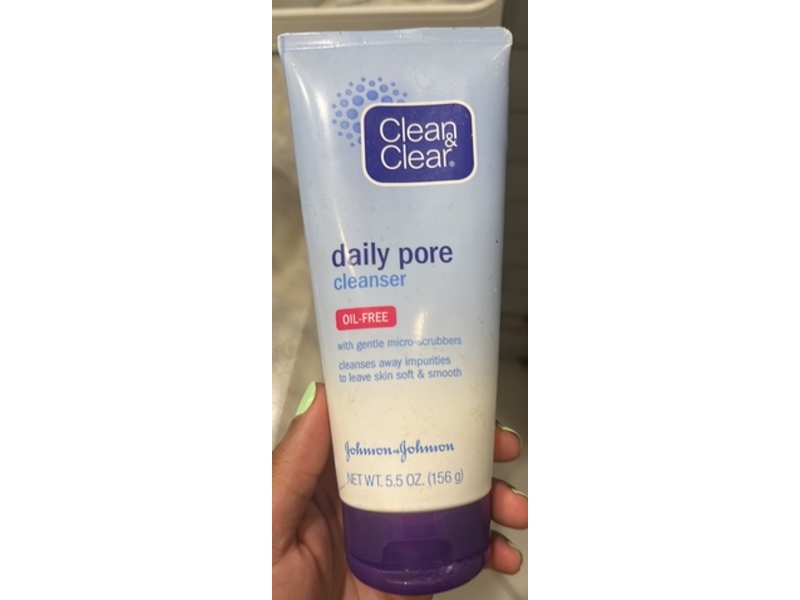 Clean & Clear Daily Pore Cleanser, Oil-Free, 5.5 oz/156 g, Pack Of 4