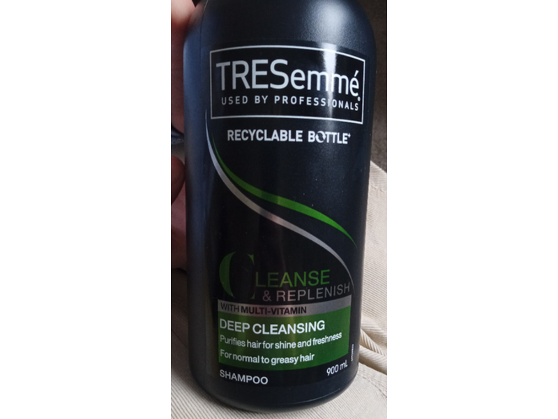 TRESemme Cleanse & Replenish Shampoo With Multi-Vitamin, Deep Cleansing, 900 mL